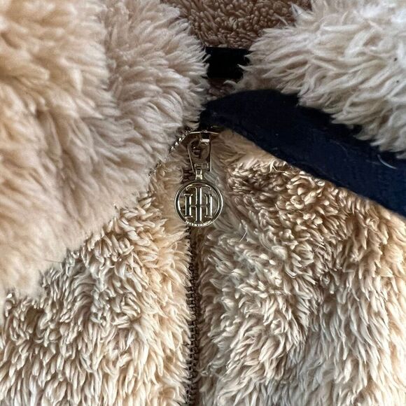 Tommy Hilfiger Vest - Picture 3 of 7